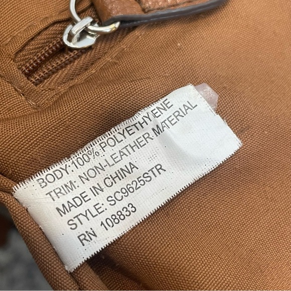 Brown Chevron Crossbody Bag. Weaved purse. Ink stains interior pocket. Pre-own. - Picture 8 of 12